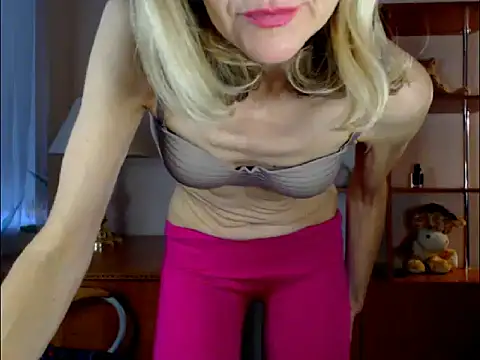 Snapshot of Tanya6547 chatting on November 6, 2025, 9:24 am Tanya6547 online show from November 6, 2025, 9:24 am