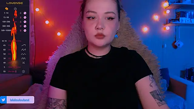 Snapshot of lala_loulou_land chatting on January 1, 2025, 5:44 pm lala loulou land online show from January 1, 2025, 5:44 pm