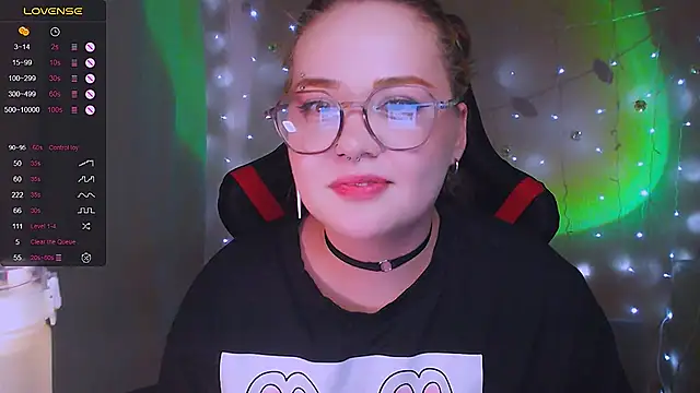 Snapshot of lala_loulou_land chatting on May 4, 2026, 3:26 pm lala loulou land online show from May 4, 2026, 3:26 pm