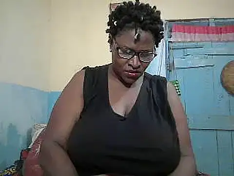 Snapshot of sexy_bigboobss chatting on May 27, 2026, 6:54 am sexy bigboobss online show from May 27, 2026, 6:54 am