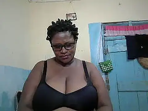 Snapshot of sexy_bigboobss chatting on May 3, 2026, 6:44 pm sexy bigboobss online show from May 3, 2026, 6:44 pm