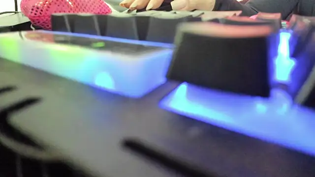 RaelleDarkstar online show from October 31, 2025, 1:41 pm