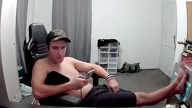 Snapshot of PKrisztian chatting on October 29, 2025, 11:47 pm PKrisztian online show from October 29, 2025, 11:47 pm