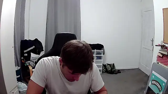 Snapshot of PKrisztian chatting on September 18, 2025, 6:44 pm PKrisztian online show from September 18, 2025, 6:44 pm