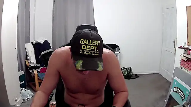 Snapshot of PKrisztian chatting on October 3, 2025, 4:08 pm PKrisztian online show from October 3, 2025, 4:08 pm