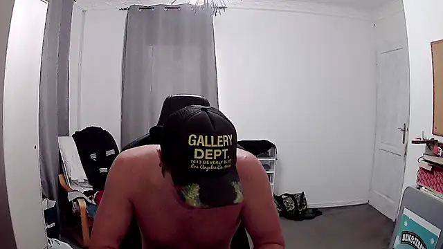 Snapshot of PKrisztian chatting on October 7, 2025, 1:34 pm PKrisztian online show from October 7, 2025, 1:34 pm