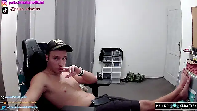 Snapshot of PKrisztian chatting on December 1, 2025, 10:21 pm PKrisztian online show from December 1, 2025, 10:21 pm