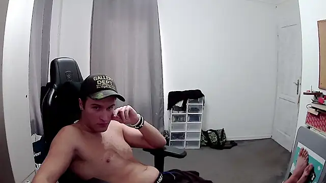 Snapshot of PKrisztian chatting on October 10, 2025, 10:49 am PKrisztian online show from October 10, 2025, 10:49 am