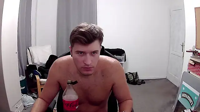 Snapshot of PKrisztian chatting on September 15, 2025, 9:26 pm PKrisztian online show from September 15, 2025, 9:26 pm