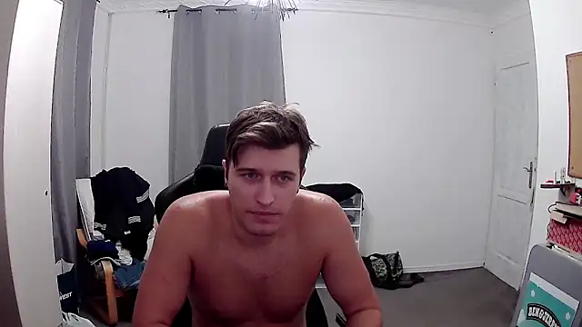 Snapshot of PKrisztian chatting on October 2, 2025, 7:50 pm PKrisztian online show from October 2, 2025, 7:50 pm