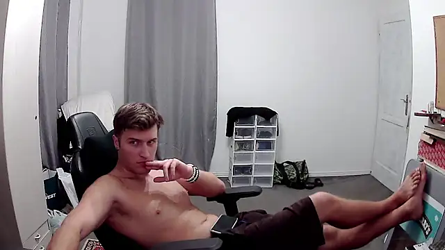 Snapshot of PKrisztian chatting on September 11, 2025, 8:31 pm PKrisztian online show from September 11, 2025, 8:31 pm