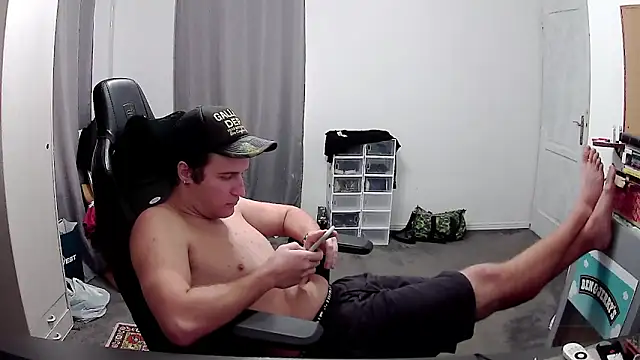 Snapshot of PKrisztian chatting on November 2, 2025, 2:55 pm PKrisztian online show from November 2, 2025, 2:55 pm