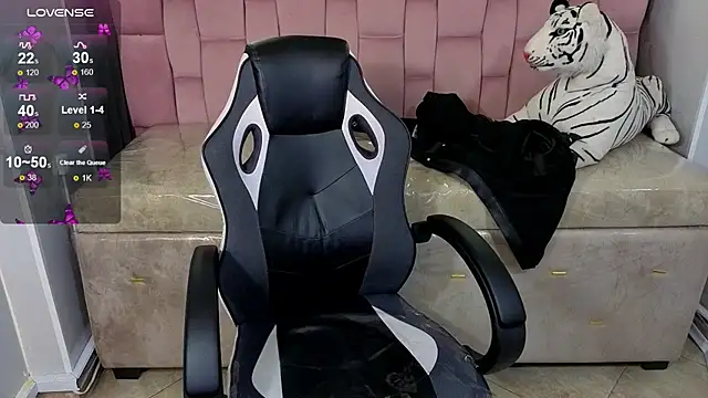 skeler lovd b  online show from January 14, 2026, 1:15 pm