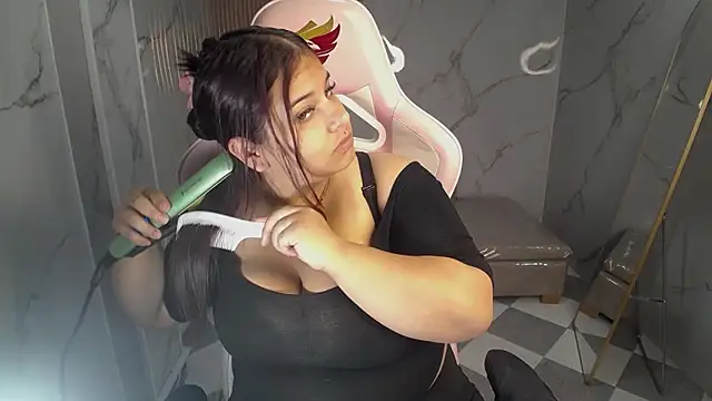 Snapshot of skeler_lovd_b_ chatting on November 4, 2025, 12:53 pm skeler lovd b online show from November 4, 2025, 12:53 pm