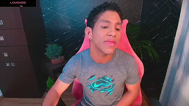 Snapshot of Palo_santo chatting on October 28, 2025, 7:07 am Palo santo online show from October 28, 2025, 7:07 am