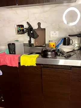 Snapshot of Palo_santo chatting on September 11, 2025, 7:03 pm Palo santo online show from September 11, 2025, 7:03 pm