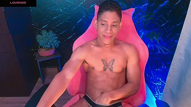 Snapshot of Palo_santo chatting on November 17, 2025, 8:07 am Palo santo online show from November 17, 2025, 8:07 am