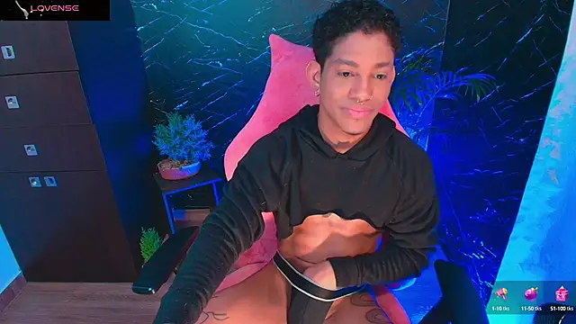 Snapshot of Palo_santo chatting on October 11, 2025, 8:04 am Palo santo online show from October 11, 2025, 8:04 am