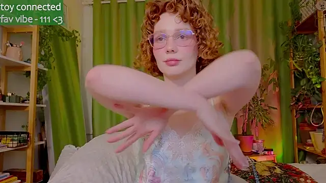 Snapshot of _lightmyfire chatting on October 9, 2025, 5:57 pm  lightmyfire online show from October 9, 2025, 5:57 pm