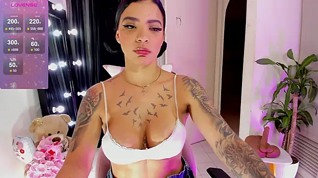 EmmaRusellx online show from October 5, 2025, 6:31 pm