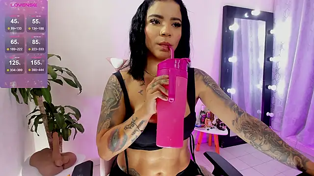 EmmaRusellx online show from March 16, 2026, 10:45 pm