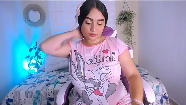 Snapshot of aurora_mcry chatting on June 17, 2026, 4:34 am aurora mcry online show from June 17, 2026, 4:34 am