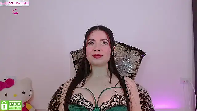 LauryMoons online show from May 2, 2026, 11:10 pm
