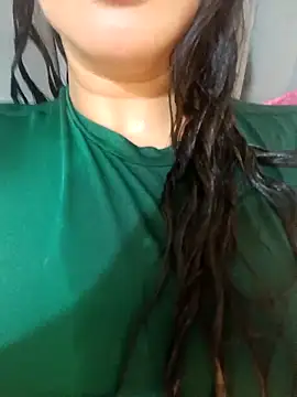 Snapshot of Noraa5 chatting on September 17, 2025, 6:21 pm Noraa5 online show from September 17, 2025, 6:21 pm