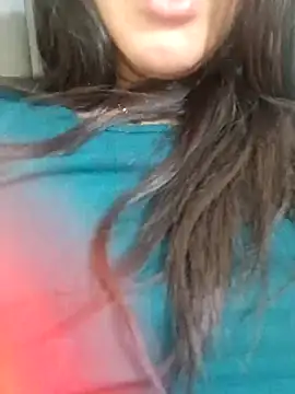 Snapshot of Noraa5 chatting on February 22, 2025, 6:28 am Noraa5 online show from February 22, 2025, 6:28 am