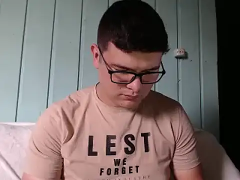 Snapshot of Plug_Control chatting on March 13, 2026, 8:36 pm Plug Control online show from March 13, 2026, 8:36 pm