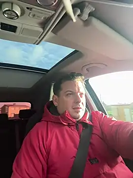 Jose HotLatino online show from February 12, 2026, 8:36 am