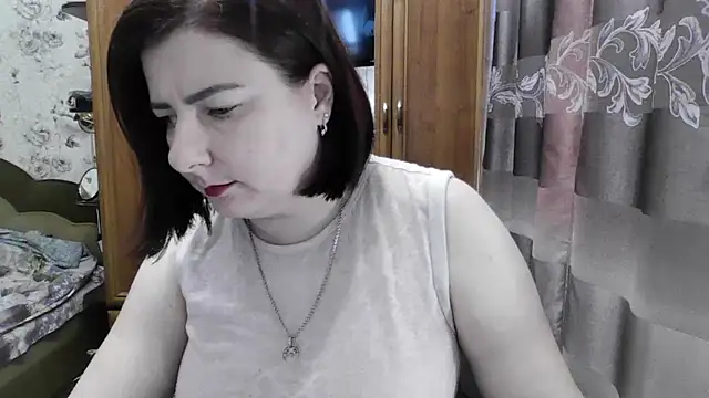 SophieNightAh online show from September 12, 2025, 12:38 pm