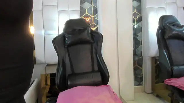 lia mariana online show from March 29, 2026, 10:11 pm