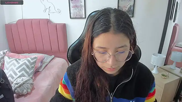 Amy joones online show from December 3, 2025, 12:59 pm