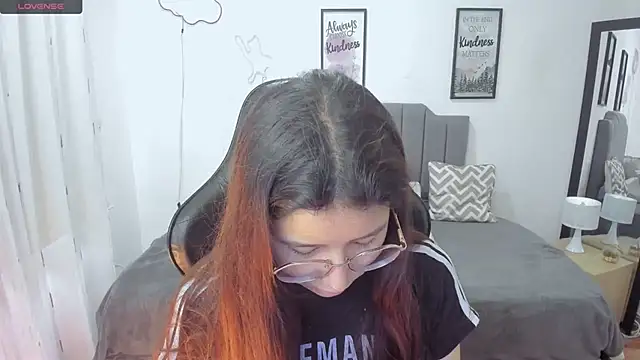 Amy joones online show from November 9, 2025, 12:53 pm