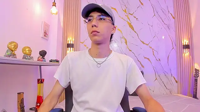 Nikolay Gregori online show from April 16, 2026, 4:24 am