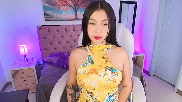 Snapshot of Julianaa_Castro_ chatting on November 7, 2025, 12:10 pm Julianaa Castro online show from November 7, 2025, 12:10 pm