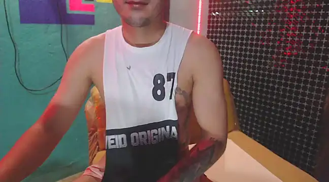 Snapshot of xxxxhotxoxo chatting on December 15, 2024, 6:37 pm xxxxhotxoxo online show from December 15, 2024, 6:37 pm