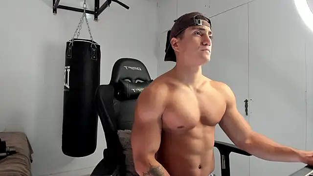 Snapshot of dan01_ chatting on November 3, 2025, 2:20 pm dan01 online show from November 3, 2025, 2:20 pm