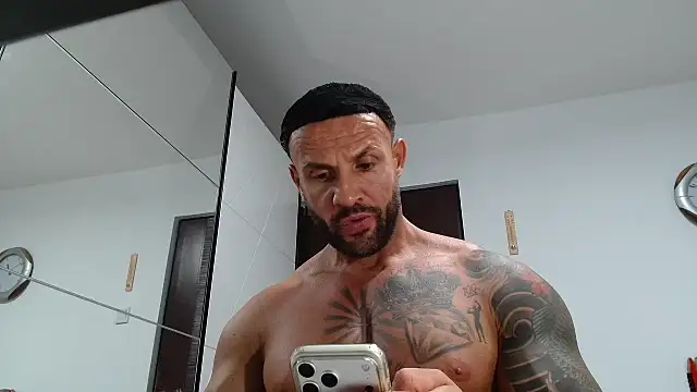 Magnificmuscles89 online show from May 9, 2026, 9:51 pm