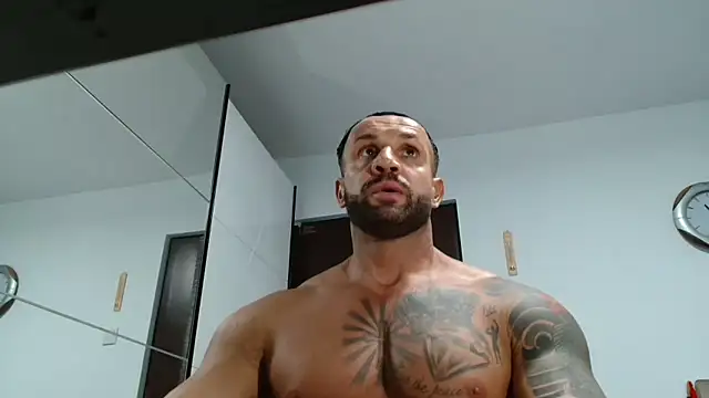 Magnificmuscles89 online show from May 8, 2026, 8:12 pm