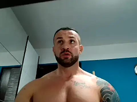 Magnificmuscles89 online show from February 18, 2025, 11:08 pm