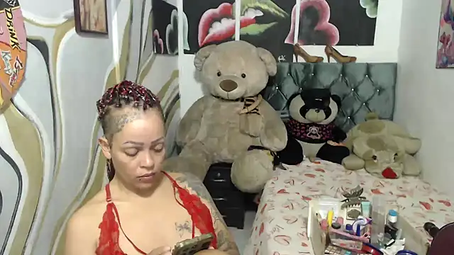 manzanahot9 online show from June 27, 2026, 7:53 pm
