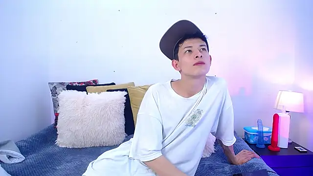 MaikCarver online show from October 2, 2025, 3:32 am