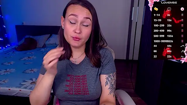 Snapshot of Cutie-Melanie chatting on November 7, 2025, 11:48 am Cutie-Melanie online show from November 7, 2025, 11:48 am