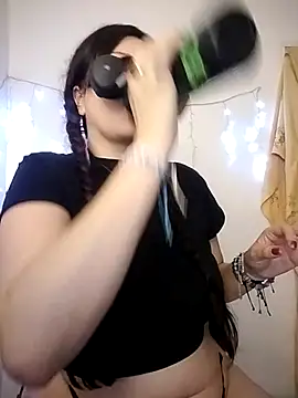 Snapshot of kristal_ktl chatting on November 27, 2025, 1:17 am kristal ktl online show from November 27, 2025, 1:17 am