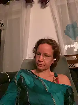 AnnikaRose online show from November 11, 2025, 6:41 am