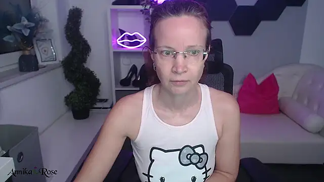 AnnikaRose online show from February 5, 2025, 12:27 pm