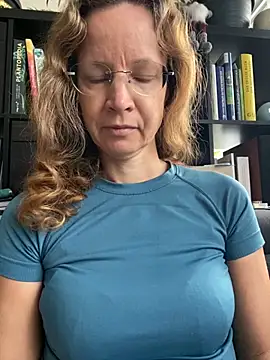 AnnikaRose online show from October 1, 2025, 6:18 am