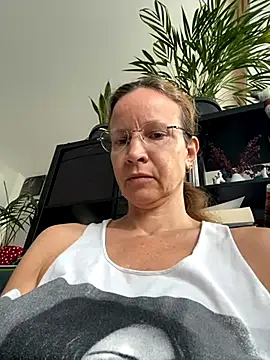 AnnikaRose online show from September 10, 2025, 5:50 am